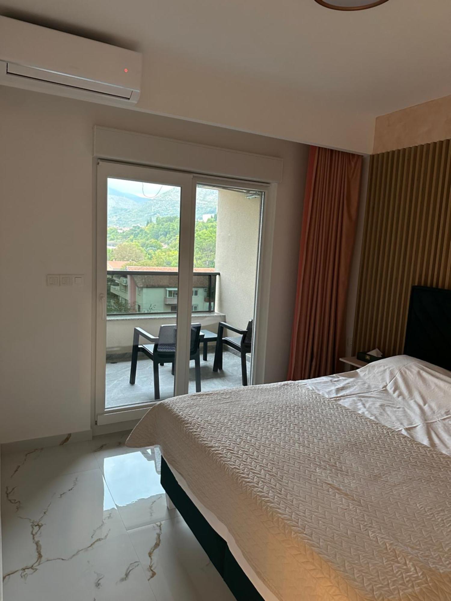 Mia Gi Luxury + Garage Apartment Mostar Bagian luar foto